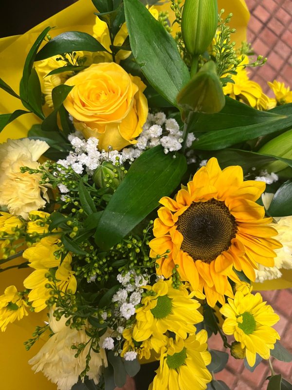 Ramo de flores amarillas - Imagen 3